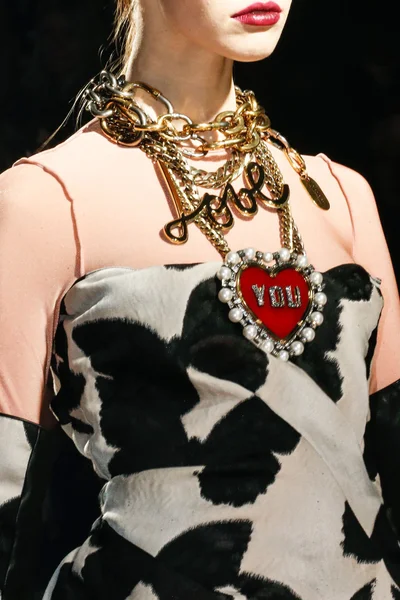 Look 15